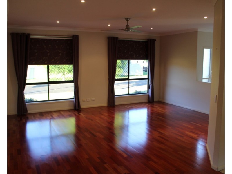 29 Maddock Ave, Mooloolah Valley QLD 4553