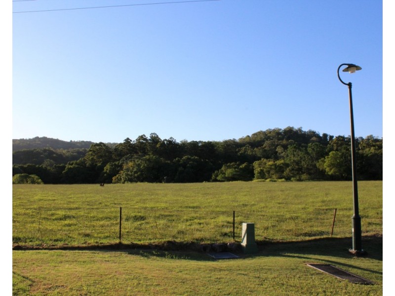 29 Maddock Ave, Mooloolah Valley QLD 4553