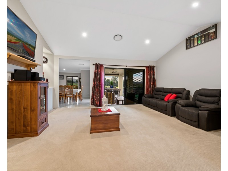18 Harris Drive, Palmwoods QLD 4555