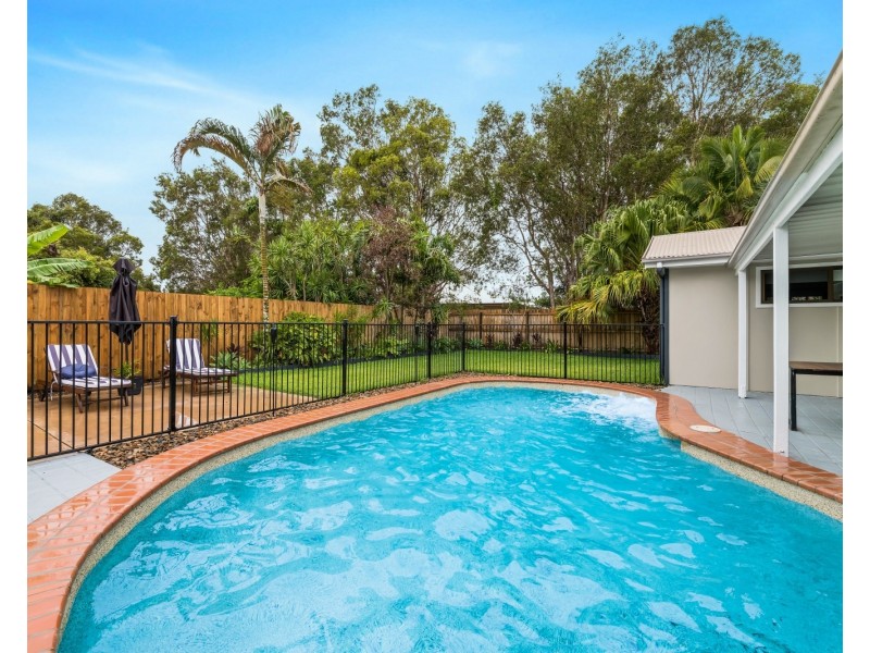 8 Karawatha Drive, Mountain Creek QLD 4557