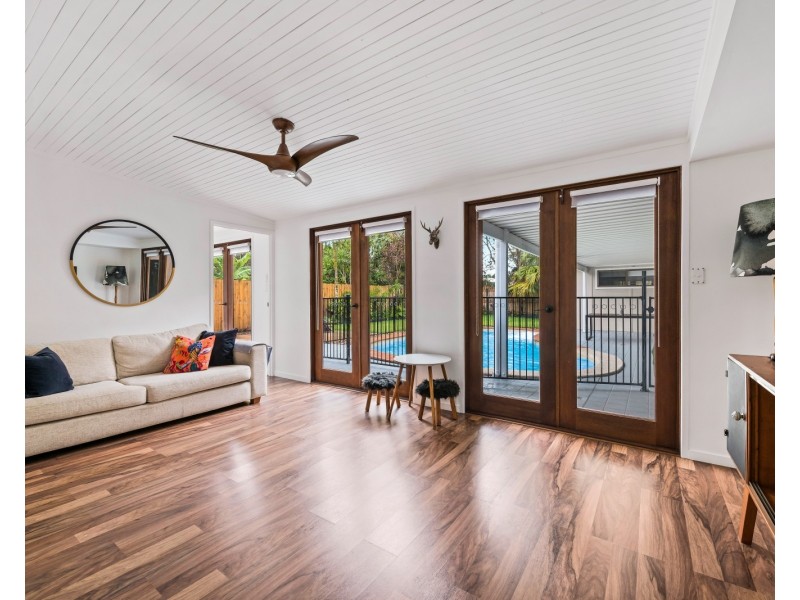 8 Karawatha Drive, Mountain Creek QLD 4557