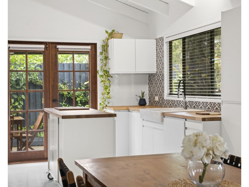 8 Karawatha Drive, Mountain Creek QLD 4557