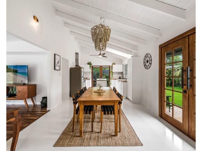 8 Karawatha Drive, Mountain Creek QLD 4557