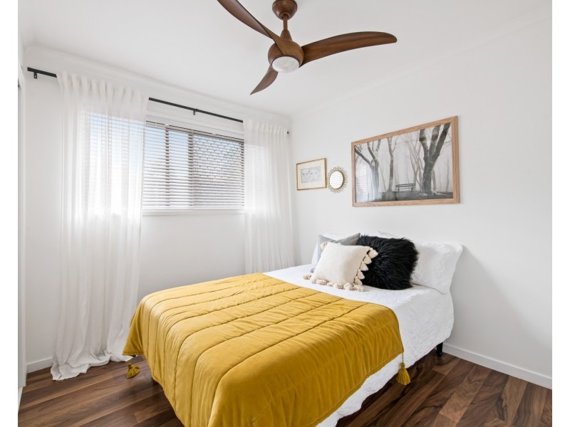 8 Karawatha Drive, Mountain Creek QLD 4557