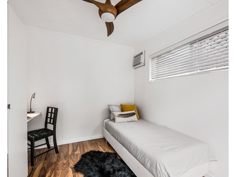 8 Karawatha Drive, Mountain Creek QLD 4557