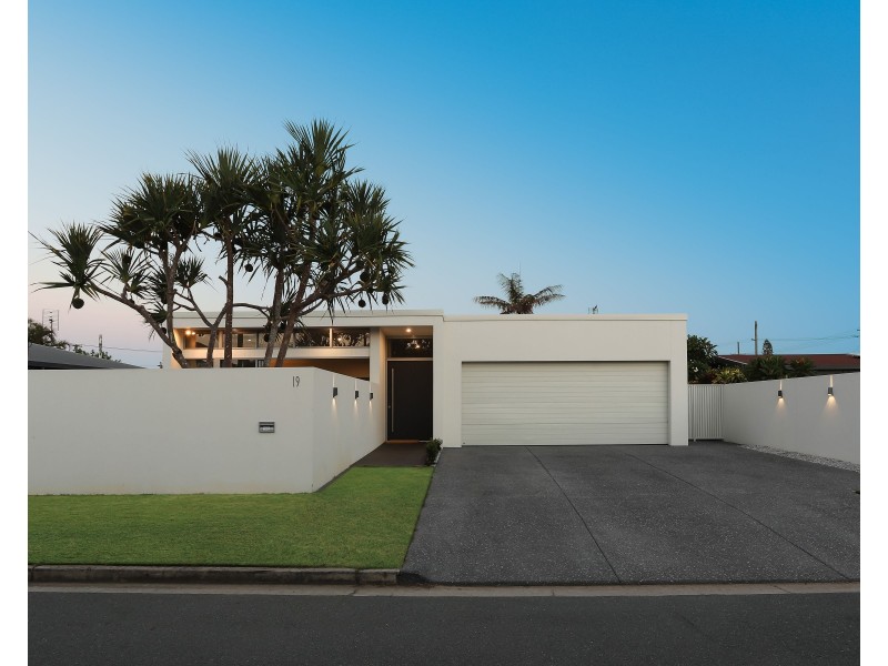 19  Pannaroo Street, Buddina QLD 4575