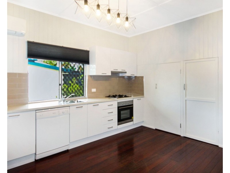121  Duporth Ave, Maroochydore QLD 4558