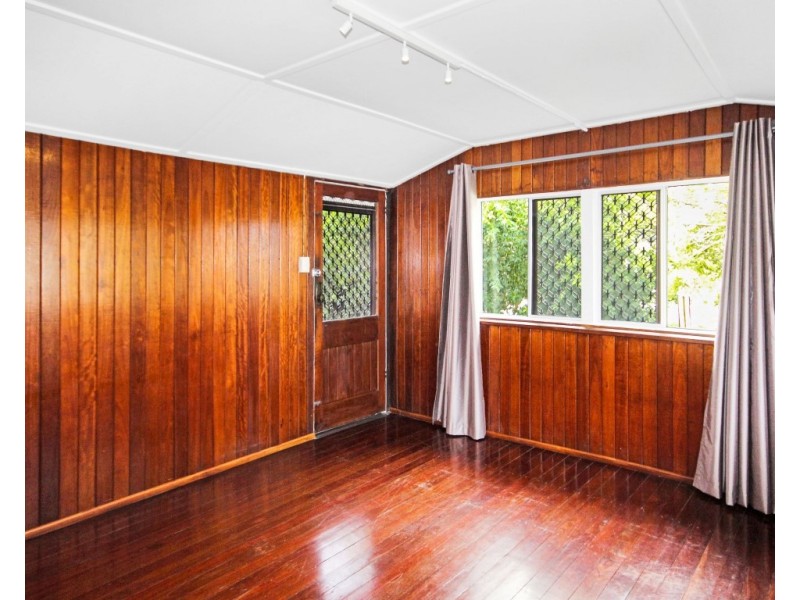 121  Duporth Ave, Maroochydore QLD 4558