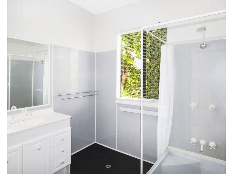 121  Duporth Ave, Maroochydore QLD 4558