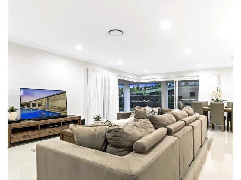 35-37 Lachlan Crescent, Beerwah QLD 4519