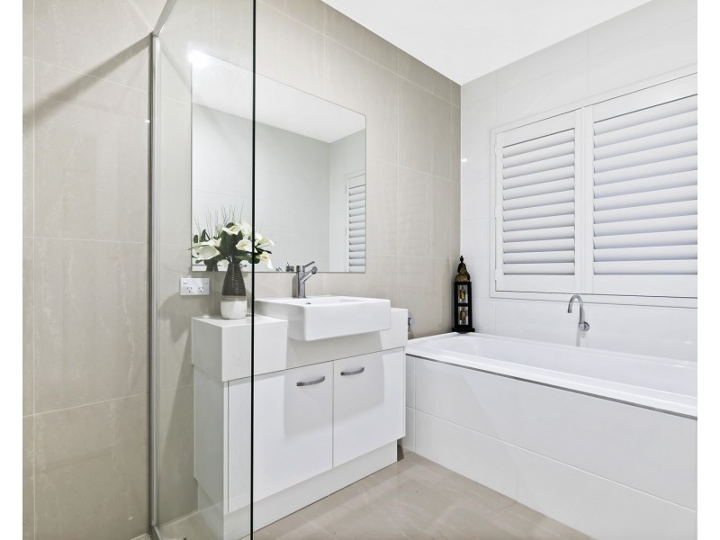 35-37 Lachlan Crescent, Beerwah QLD 4519