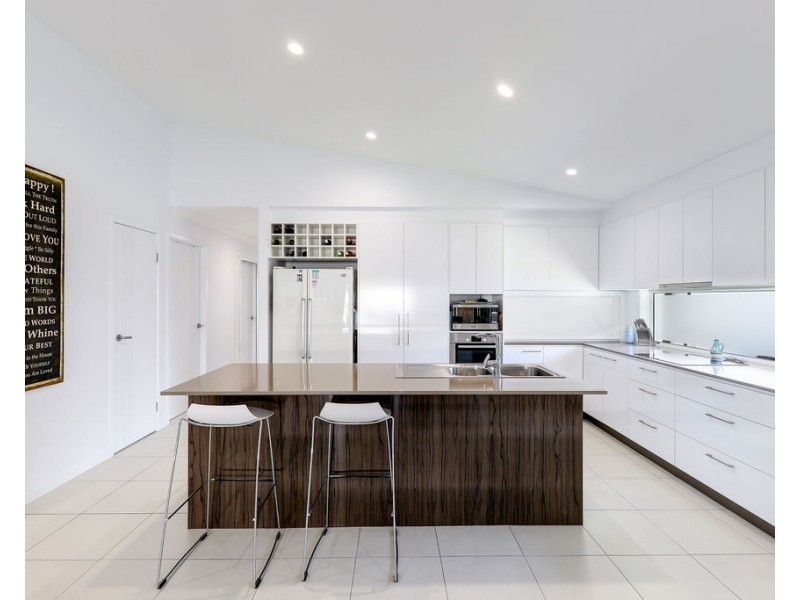 9 Henning Court, Mountain Creek QLD 4557