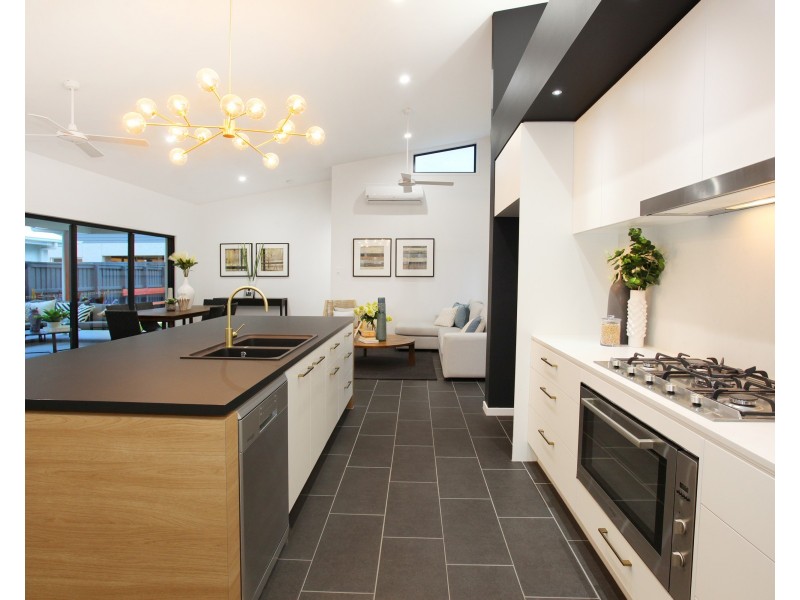 8 Lychee Place, Palmview QLD 4553