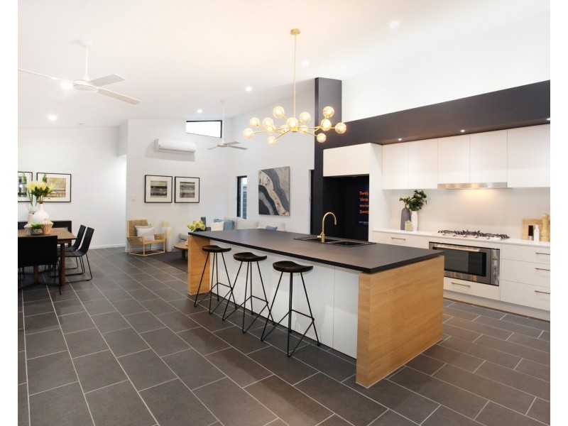 8 Lychee Place, Palmview QLD 4553