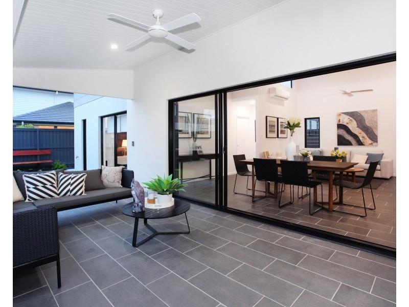 8 Lychee Place, Palmview QLD 4553