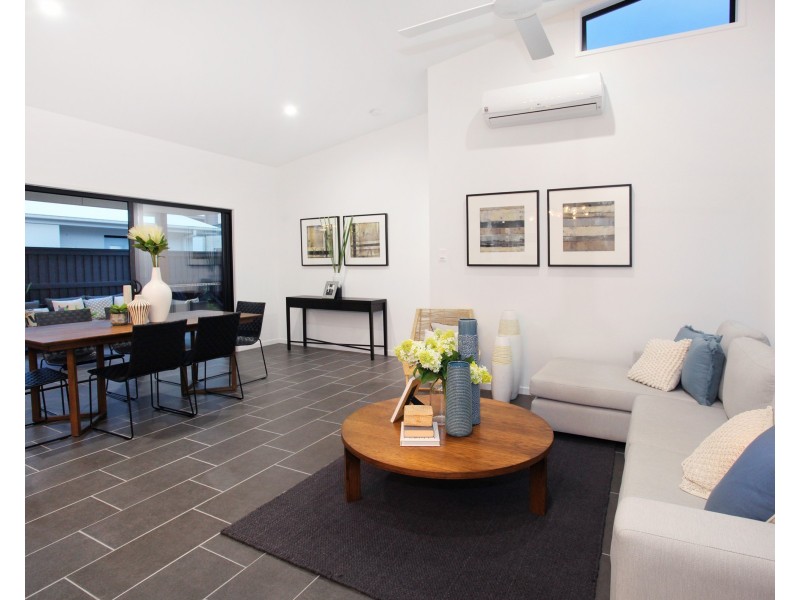 8 Lychee Place, Palmview QLD 4553
