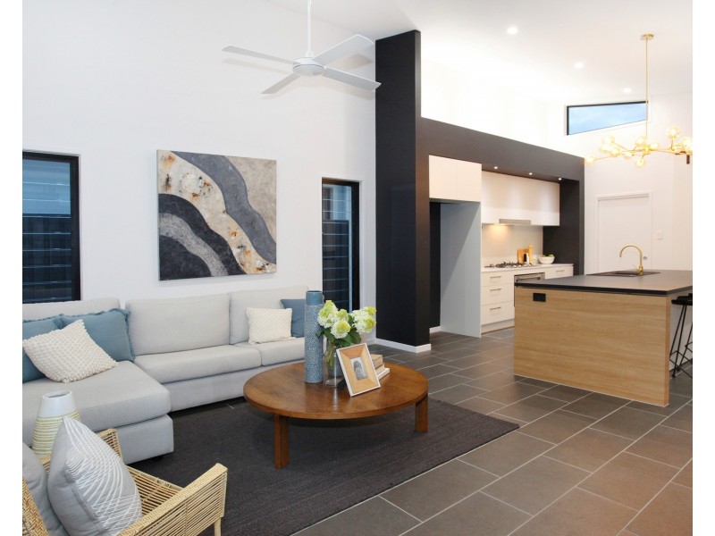 8 Lychee Place, Palmview QLD 4553