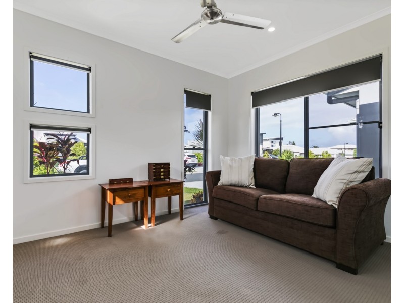 18  Hideaway St, Birtinya QLD 4575