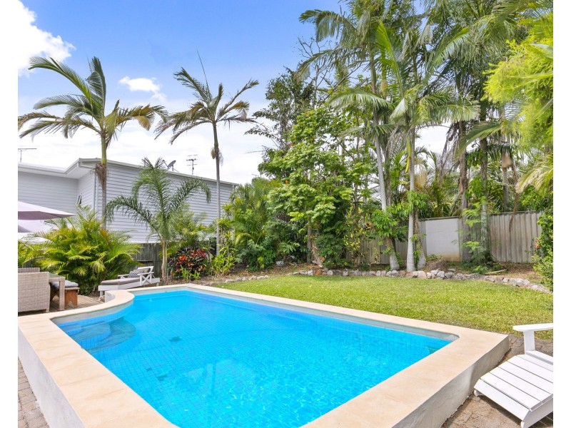 25 Victor Street, Alexandra Headland QLD 4572