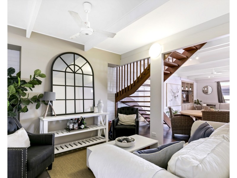 25 Victor Street, Alexandra Headland QLD 4572