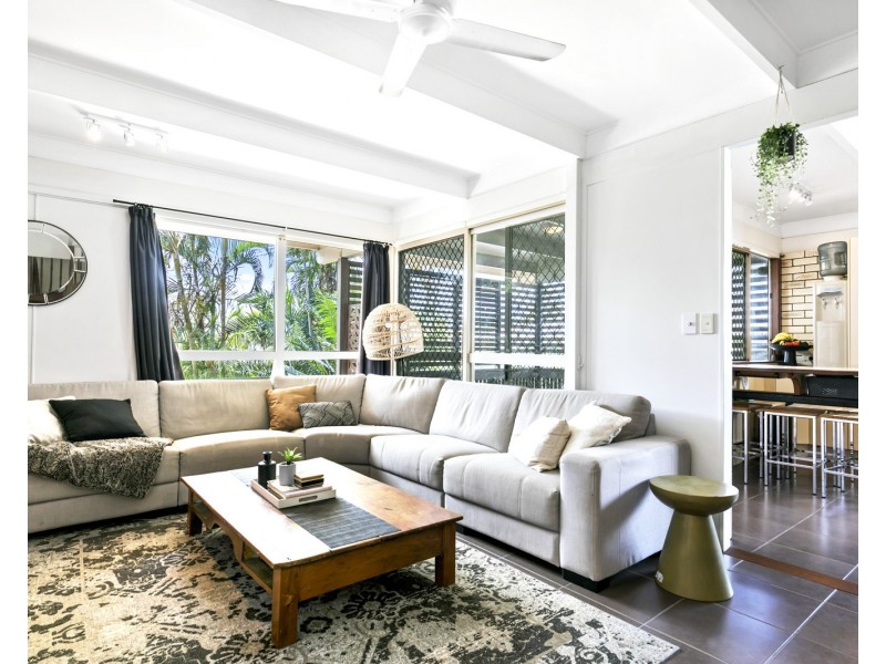 25 Victor Street, Alexandra Headland QLD 4572