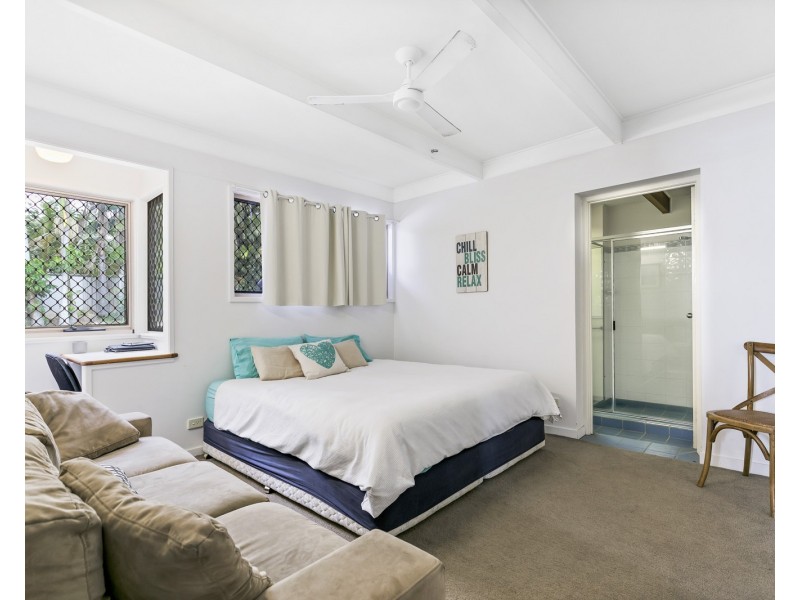 25 Victor Street, Alexandra Headland QLD 4572