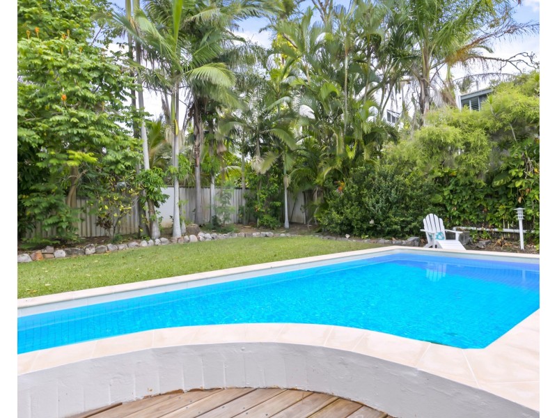 25 Victor Street, Alexandra Headland QLD 4572