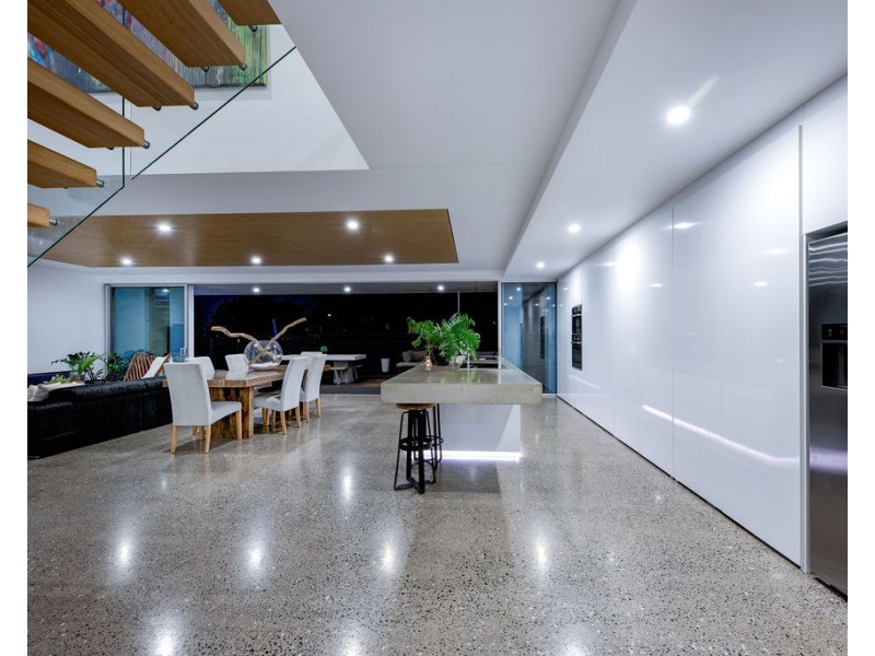 33 Blue Fin Circuit, Mountain Creek QLD 4557