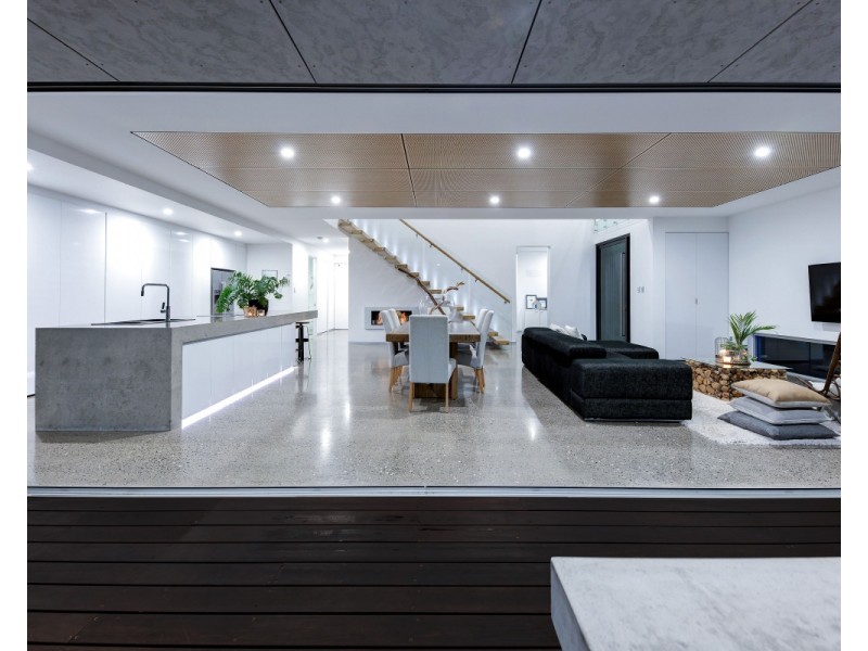 33 Blue Fin Circuit, Mountain Creek QLD 4557