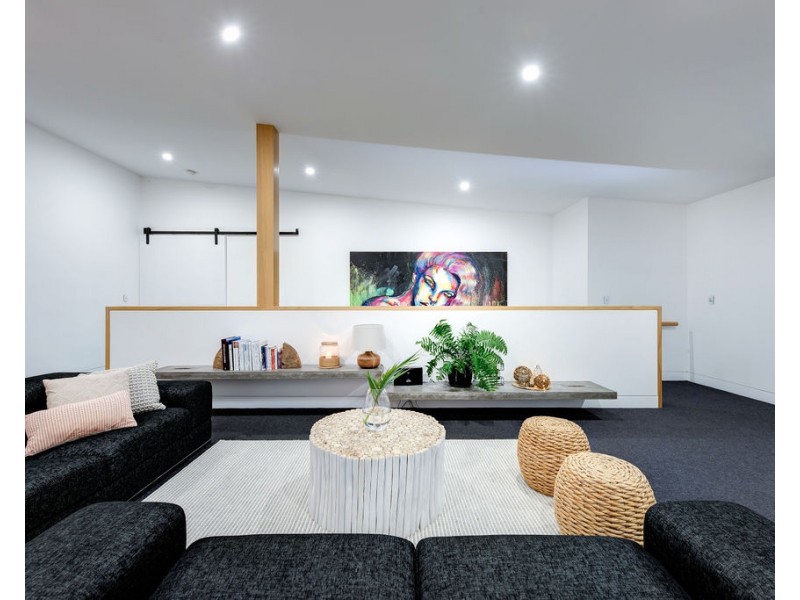 33 Blue Fin Circuit, Mountain Creek QLD 4557