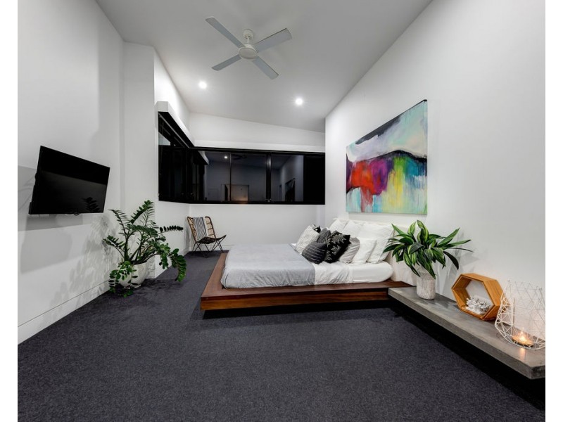 33 Blue Fin Circuit, Mountain Creek QLD 4557