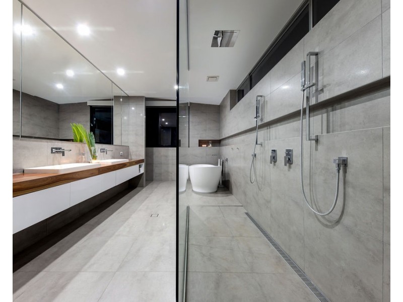 33 Blue Fin Circuit, Mountain Creek QLD 4557