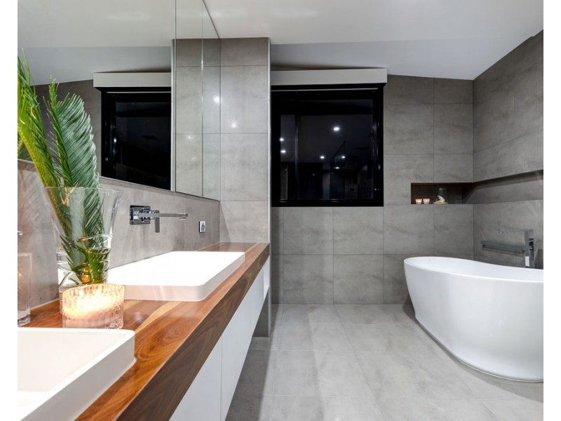 33 Blue Fin Circuit, Mountain Creek QLD 4557