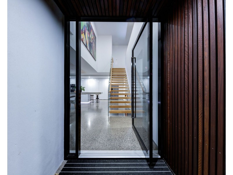 33 Blue Fin Circuit, Mountain Creek QLD 4557