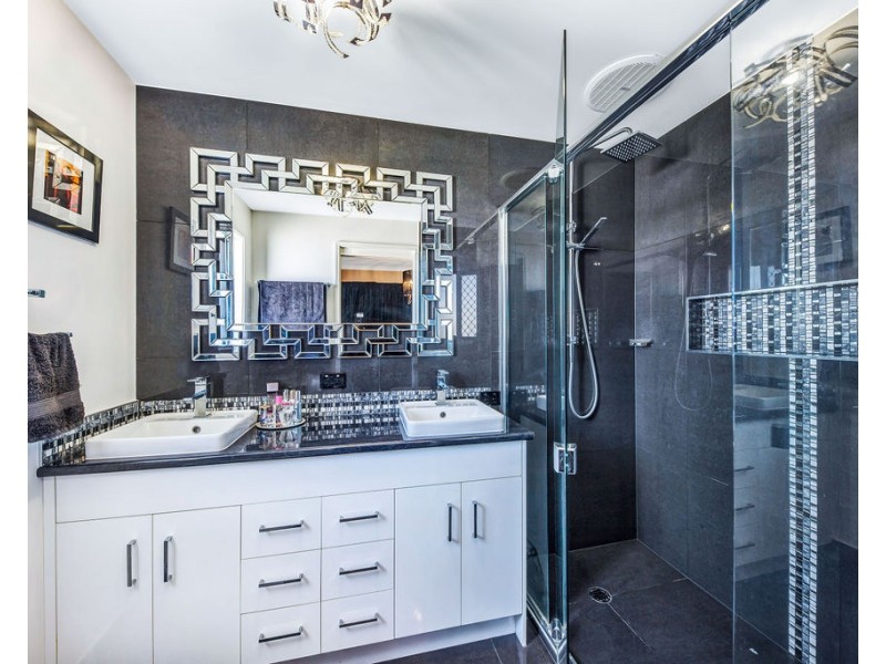 18 Caspian Circuit, Mountain Creek QLD 4557