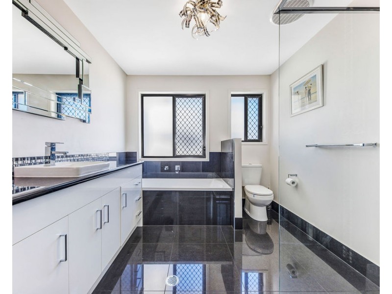 18 Caspian Circuit, Mountain Creek QLD 4557