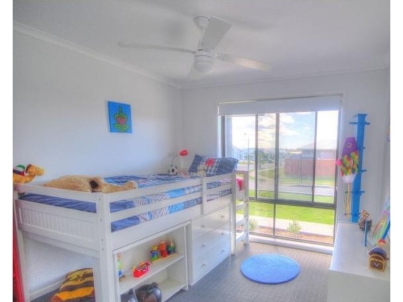 2 Pumicestone Way, Mountain Creek QLD 4557