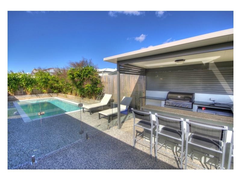 2 Pumicestone Way, Mountain Creek QLD 4557