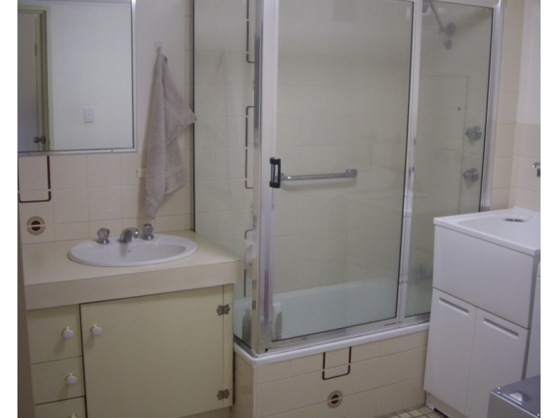 4/50 Maud Street, Maroochydore QLD 4558