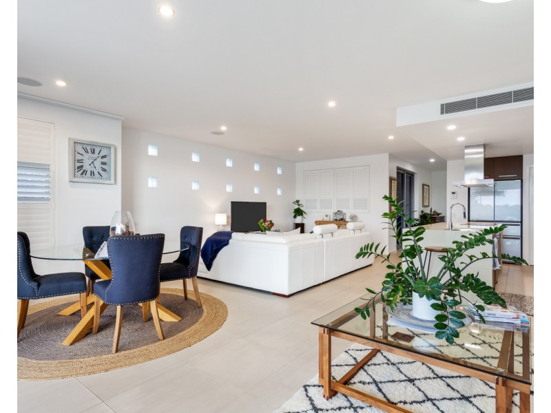2/175 Bradman Avenue, Maroochydore QLD 4558