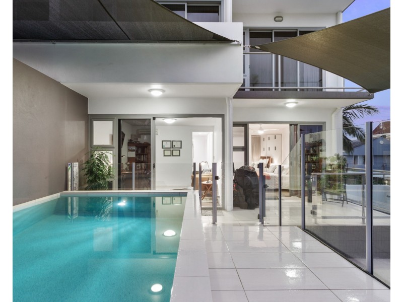 2/175 Bradman Avenue, Maroochydore QLD 4558