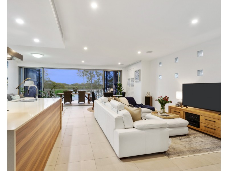 2/175 Bradman Avenue, Maroochydore QLD 4558