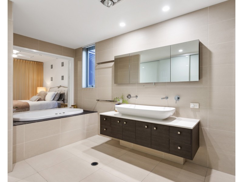 2/175 Bradman Avenue, Maroochydore QLD 4558
