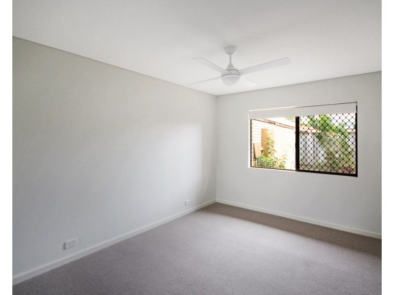2/64 Broadsea Avenue, Maroochydore QLD 4558