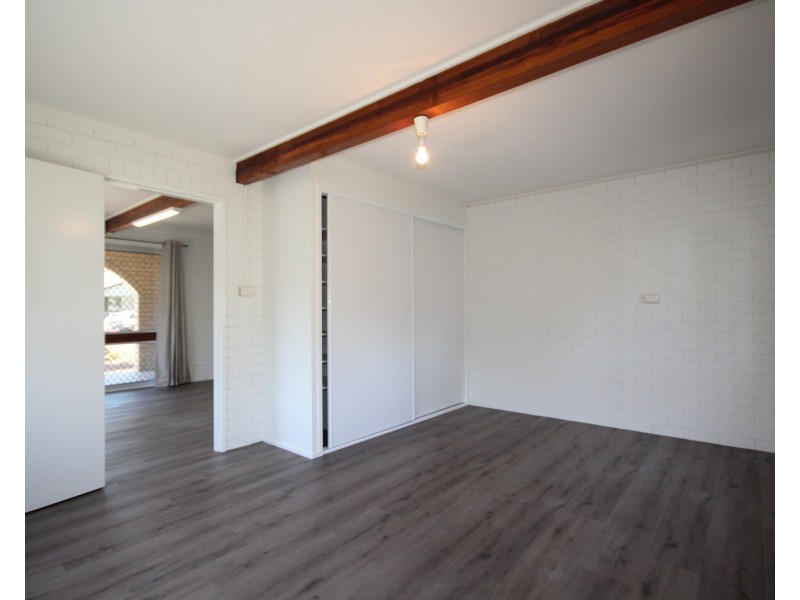 40  Surf Rd, Maroochydore QLD 4558