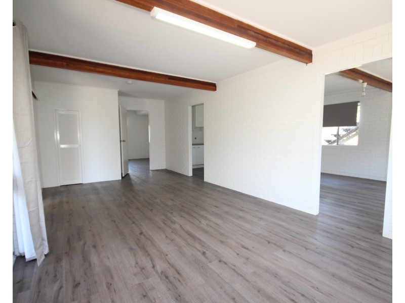 40  Surf Rd, Maroochydore QLD 4558