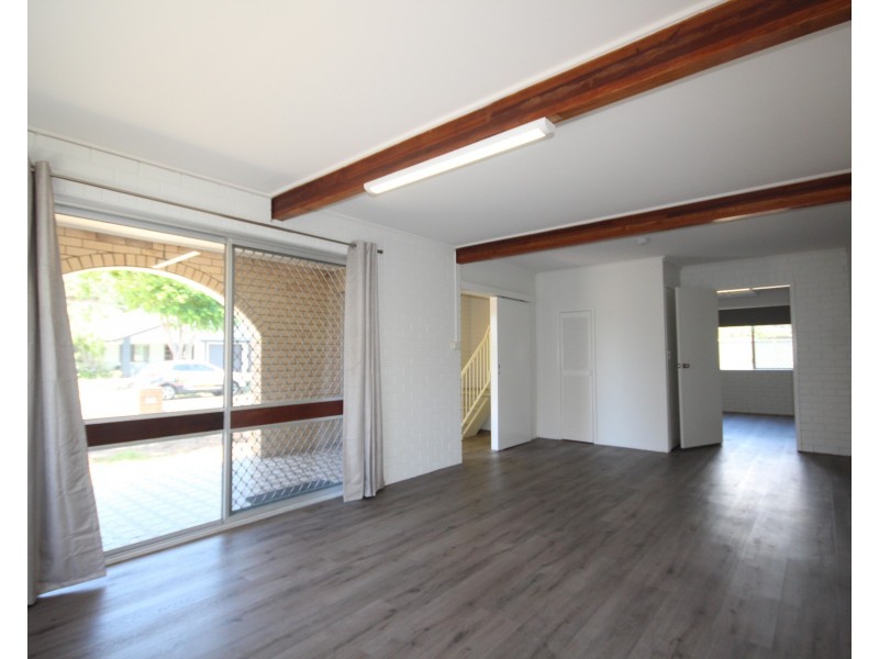 40  Surf Rd, Maroochydore QLD 4558