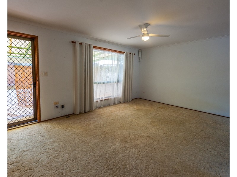 1/7  Kenewin Ave, Maroochydore QLD 4558