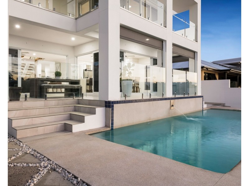 88 Sunbird Chase, Parrearra QLD 4575