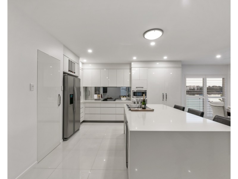 88 Sunbird Chase, Parrearra QLD 4575